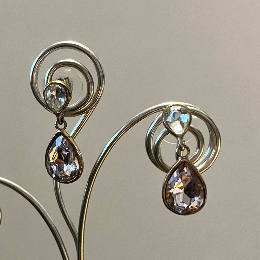 SIGNED TAHARI QUALITY GOLD CLEAR PINK RHINESTONES TEAR DROP EARRINGS